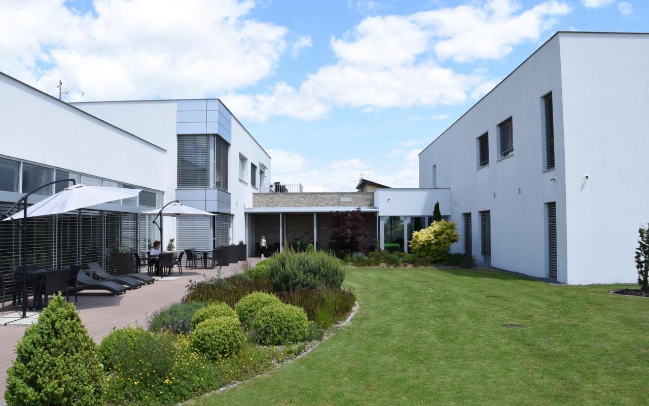 Hotel Harmony Medical & Wellness-Free Parking, 1,8Km From The Center Kroměříž Kültér fotó