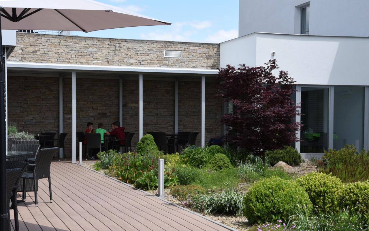 Hotel Harmony Medical & Wellness-Free Parking, 1,8Km From The Center Kroměříž Kültér fotó
