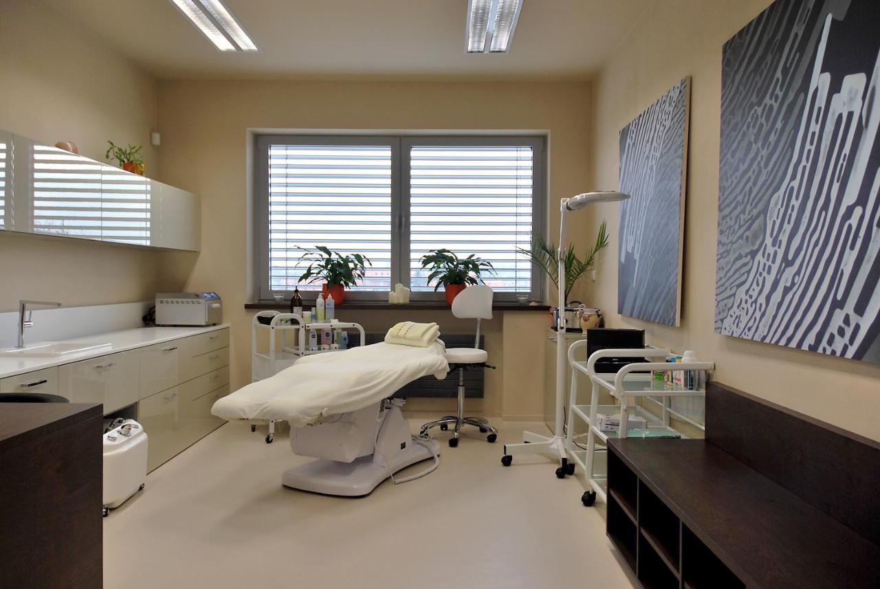 Hotel Harmony Medical & Wellness-Free Parking, 1,8Km From The Center Kroměříž Kültér fotó